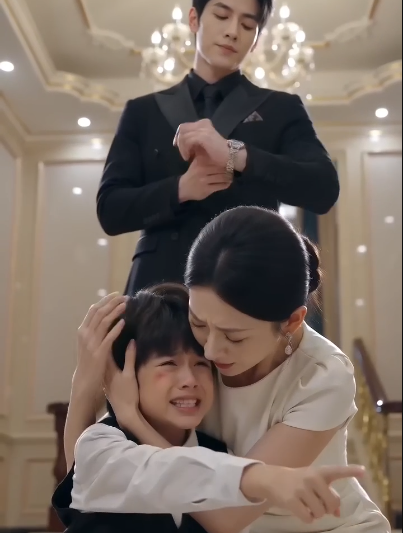 Full: HE SLAPPED HER SON—BUT THE BOY’S NEXT WORDS FINALLY OPENED HER EYES.